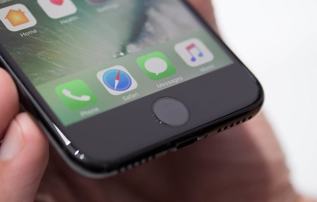 توقف تولید آیفون در چین