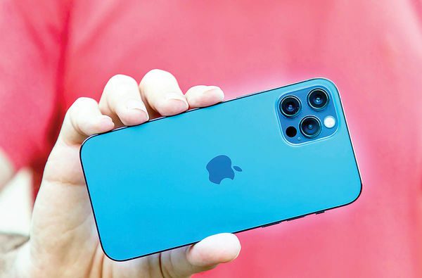 واردات آیفون ممنوع نیست!