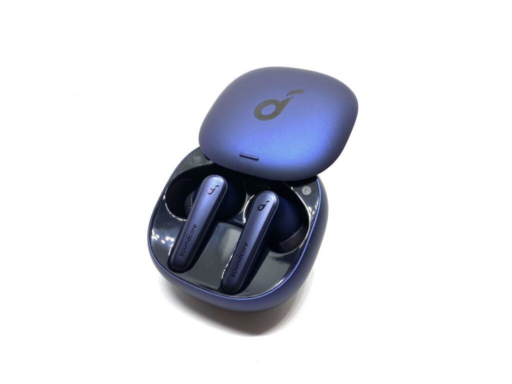 3. هدفون انکر ایر پرو 2