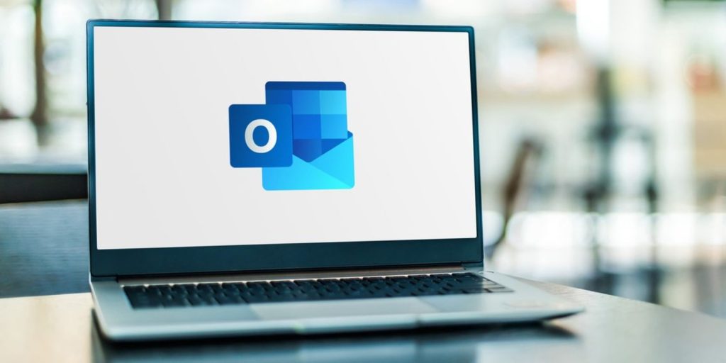 نحوه حذف ایمیل ها در Outlook - آموزش کامل