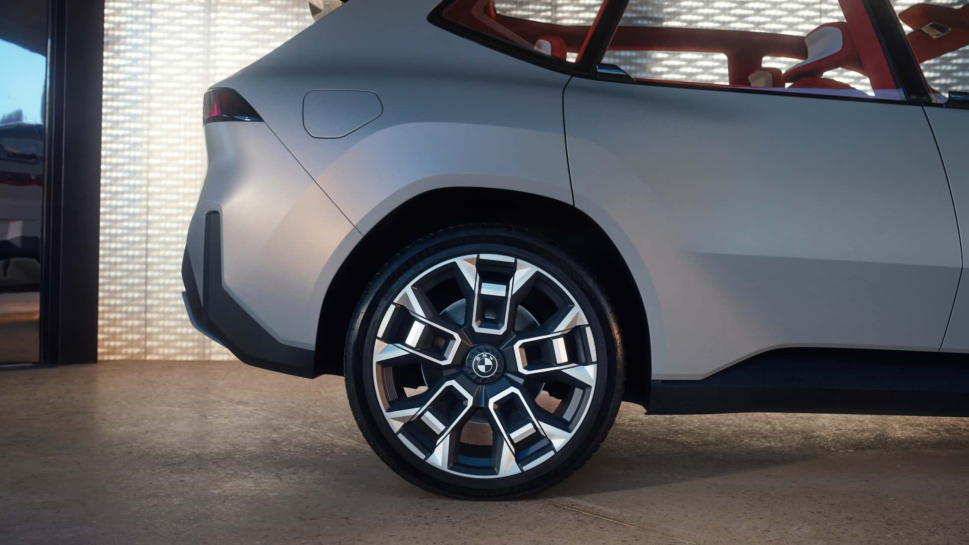 ب ام و از فرم بدنه ویژن نئو کلاس به عنوان طرحی یکپارچه یاد کرده