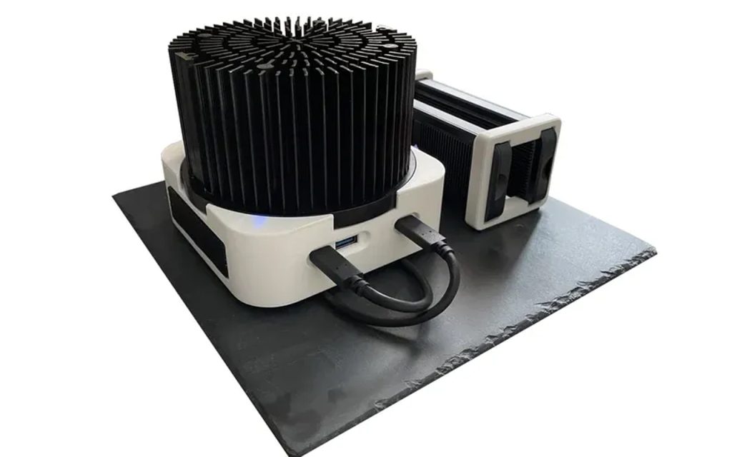 مینی پی سی بدون فن با طراحی آینده نگرانه و محفظه SSD USB4