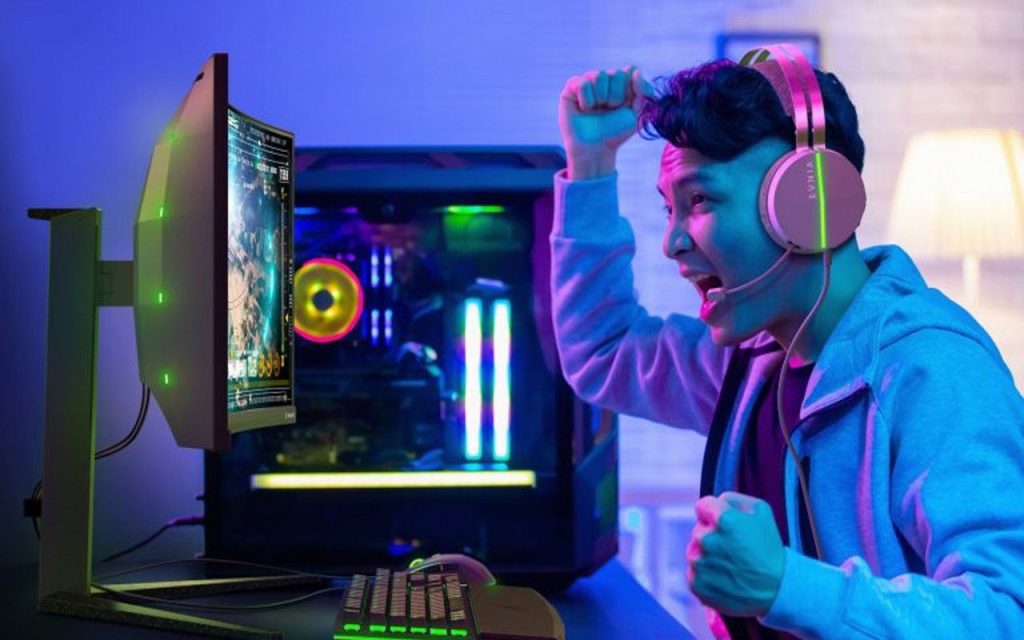 مانیتور خمیده گیمینگ فیلیپس Evnia 34M2C6500 با نورپردازی Ambiglow