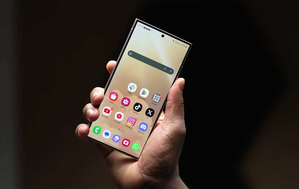 سامسونگ از پنل OLED برتر در گلکسی S25 صرفنظر میکند