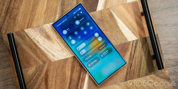 One UI 7: کپیبرداری یا الهام؟ نگاهی به شباهتهای آن با iOS