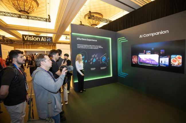 سامسونگ از جدیدترین نوآوری های خود در نمایشگر و هوش مصنوعی در CES 2025 رونمایی کرد.