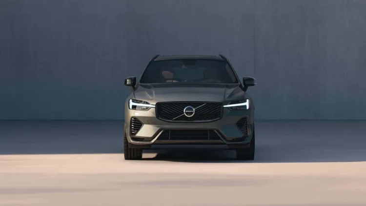 رونمایی از ولوو XC60 مدل ۲۰۲۶: بهروزرسانیهای جزئی و تداوم محبوبیت
