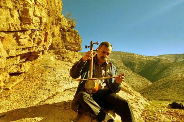 معرفی سازهای آهنگ لری؛ از سرنا تا دوزله در یک نگاه