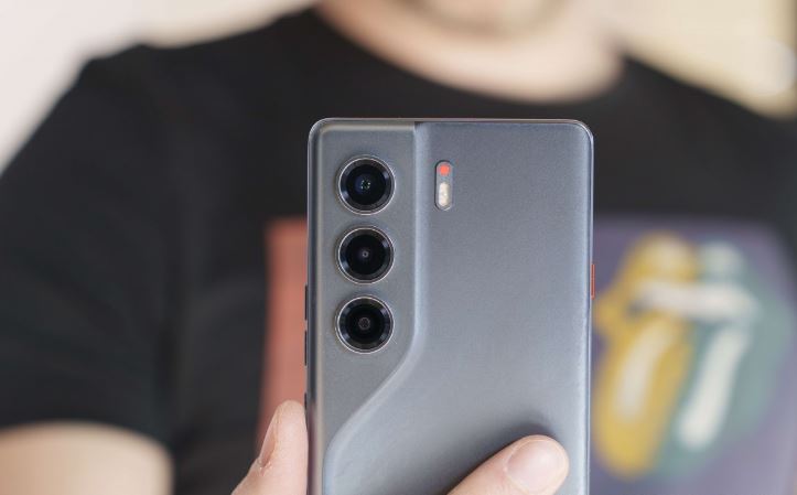 با Tecno Camon 40 Pro 5G، آینده در دستان شماست: جعبه‌گشایی یک شاهکار!