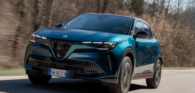 آلفا رومئو جونیور ایبریدا: شاسیبلند هیبریدی جذاب و مقرونبهصرفه!