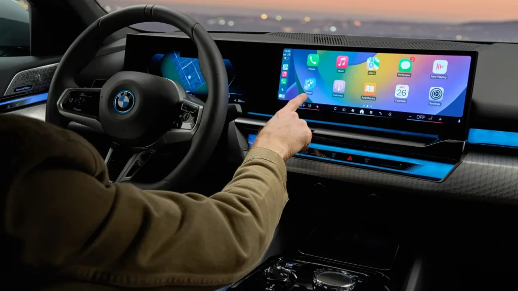 انقلابی در سرگرمی خودرو: CarPlay را بدون محدودیت تجربه کنید!