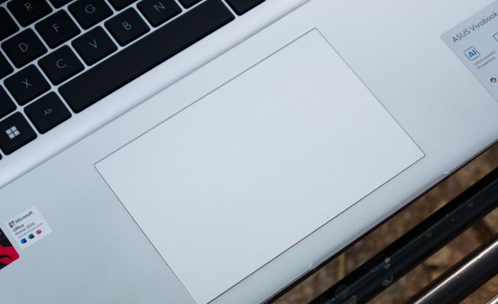 ایسوس Vivobook 16 X1607QA (اسنپدراگون X): قدرت پردازشی و عمر باتری استثنایی در یک میان‌رده مقرون‌به‌صرفه