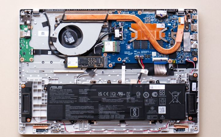 ایسوس Vivobook 16 X1607QA (اسنپدراگون X): قدرت پردازشی و عمر باتری استثنایی در یک میان‌رده مقرون‌به‌صرفه