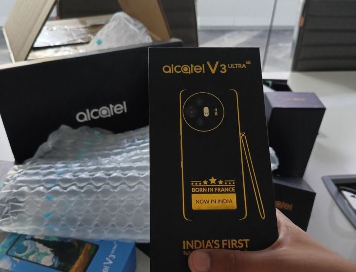 آلکاتل با مدل V3 Ultra بازمی‌گردد: معرفی گوشی مقرون‌به‌صرفه 5G با طراحی جذاب