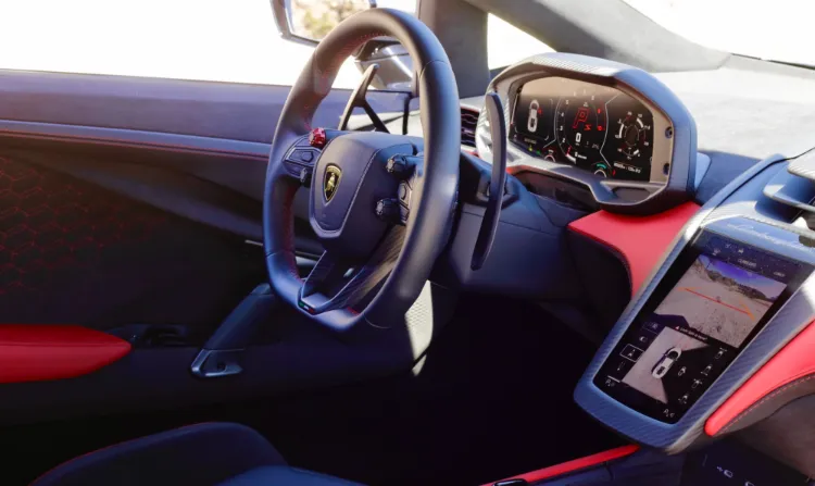 معرفی لامبورگینی روئلتو: ابرخودروی ۵۰ میلیاردی که جادهها را به تسخیر درمیآورد