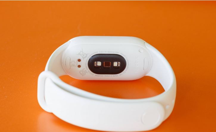 بررسی Xiaomi Smart Band 10؛ رقیب جدید برای سلطنت گجتهای پوشیدنی اقتصادی
