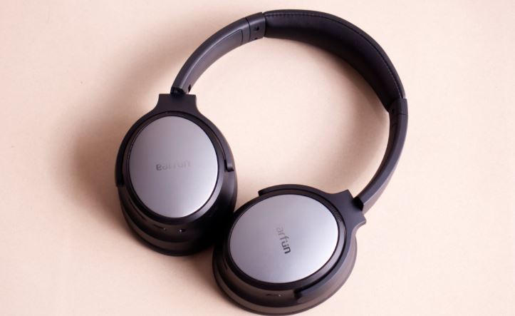 بررسی EarFun Tune Pro؛ هدفون بیسیم قدرتمند با عمر باتری بالا و قیمت اقتصادی