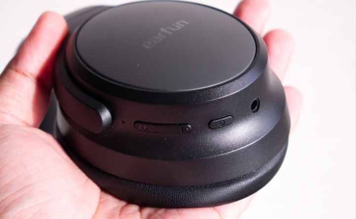 بررسی EarFun Tune Pro؛ هدفون بیسیم قدرتمند با عمر باتری بالا و قیمت اقتصادی