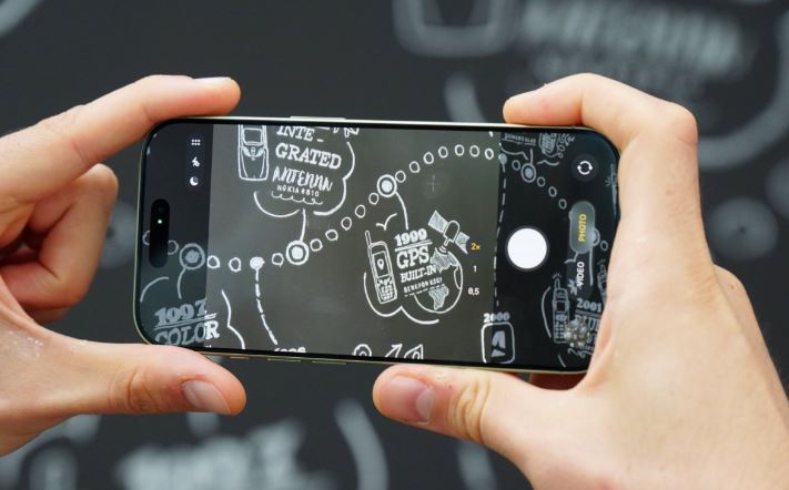 آیفون ۱۷ زیر ذره‌بین؛ بررسی کامل و پاسخ به انتظارات کاربران