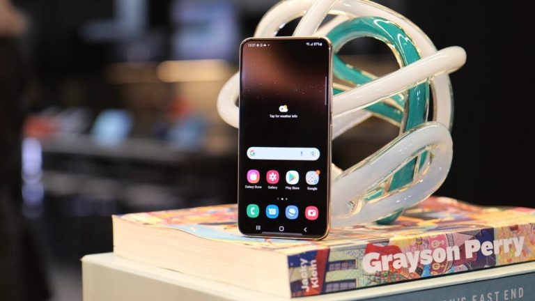 پایان پشتیبانی بزرگ سامسونگ؛ آخرین به‌روزرسانی One UI 8.0 برای سری Galaxy S22 منتشر شد