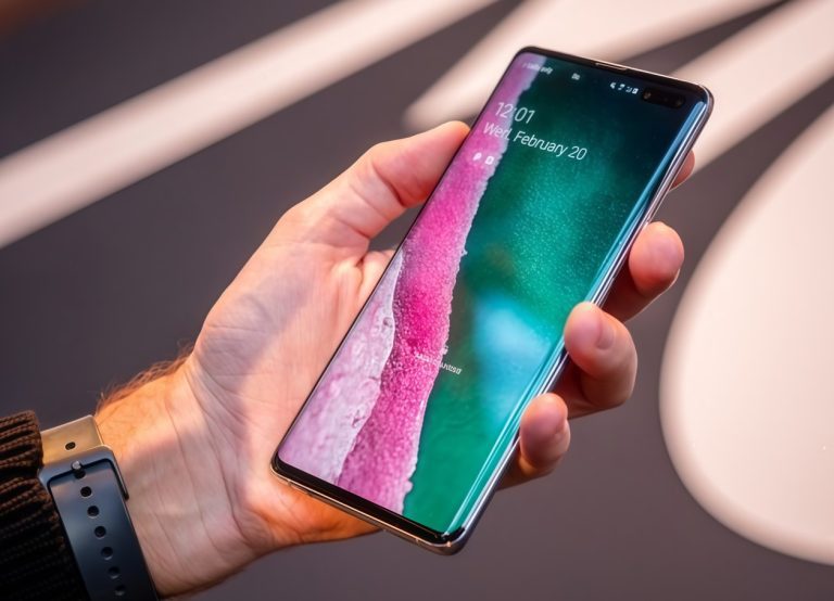 بررسی تخصصی کیفیت تاچالسیدی در گوشیهای سامسونگ، آیفون و شیائومی