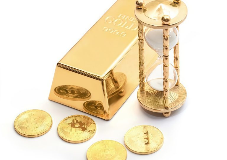 طلای آبشده یا ربع سکه؛ کدام گزینه بهتر برای سرمایه‌گذاری است