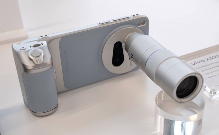 رازهای عکاسی با vivo X300 Pro؛ بررسی تخصصی کیت دوربین و زوم تله‌فوتوی ۲.۳۵ برابری انقلابی